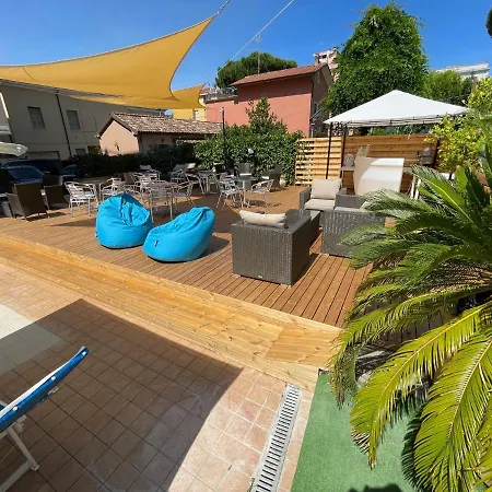 Apogeo - Breakfast Experience 酒店 里米尼