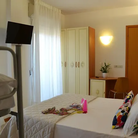 Apogeo Hotel 3*