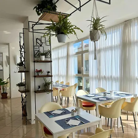 ホテル Apogeo - Breakfast Experience 3*